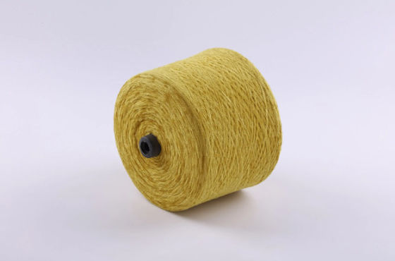 Des fils de polyester colorés, des fils de chenille, des fils de tricot, des fils anti-bactériens, des fils anti-pilling