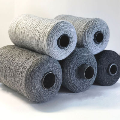 Tissage 5Ply Acrylique de qualité Lait Teinture de couleur élégante 28Nm/2 Stand Touché Polyester visqueux brossé/fil acrylique acrylique 2 28