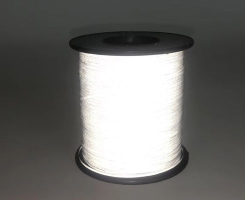 Fil réfléchissant argenté pour la broderie Matériaux réfléchissants gris